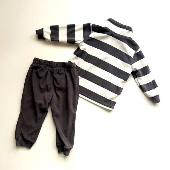 Carter’s Boys Pullover and Pants Set Size 18 Months - Picture 3 of 3